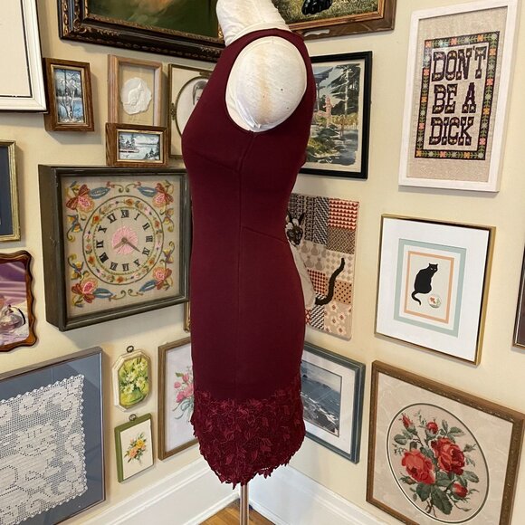 Reiss Burgundy Sleeveless Knee-Length Lace Hem Bateau Neck Bodycon Dress Size 0 - Picture 2 of 7